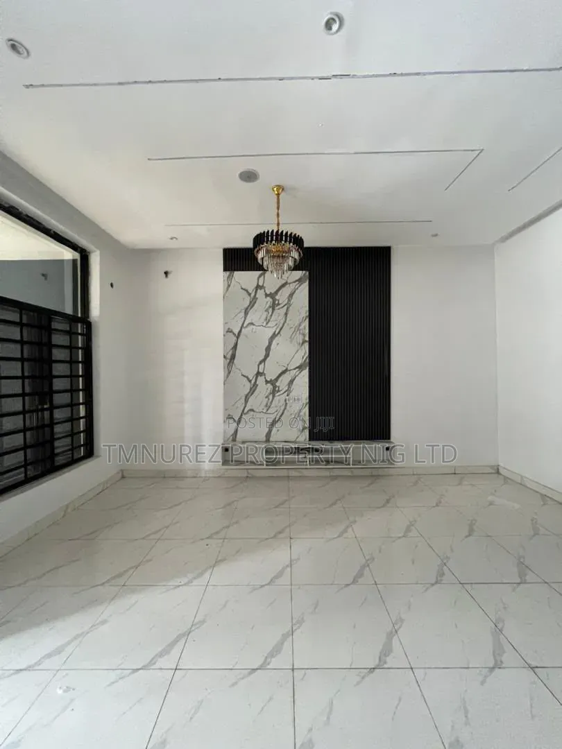 4bdrm Duplex in Ikota for rent