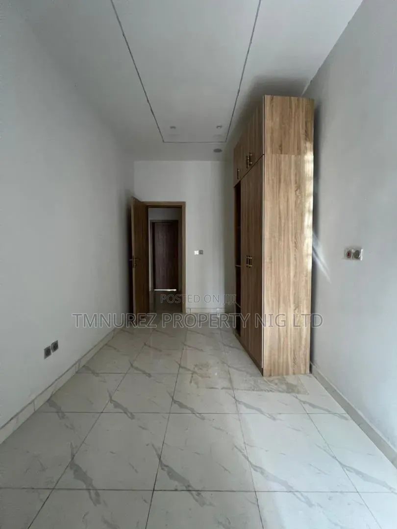 4bdrm Duplex in Ikota for rent