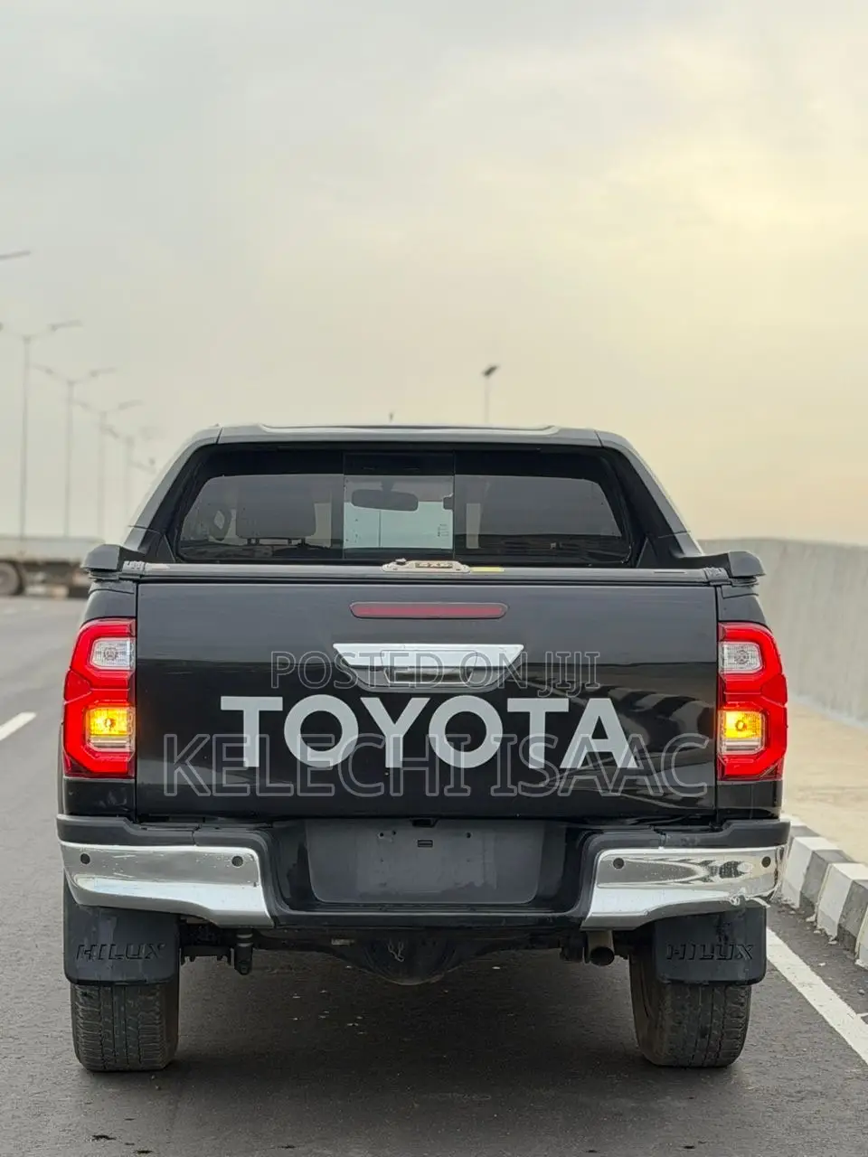Toyota Hilux 2024 Black
