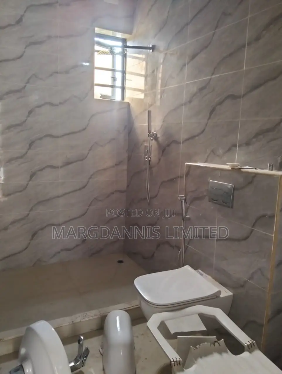 5bdrm Duplex in Alaka for sale