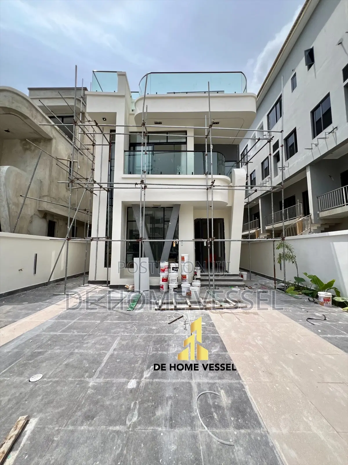 5bdrm Duplex in Lekki Phase 1 for sale