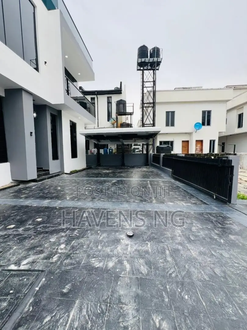 5bdrm Duplex in Ikota for sale