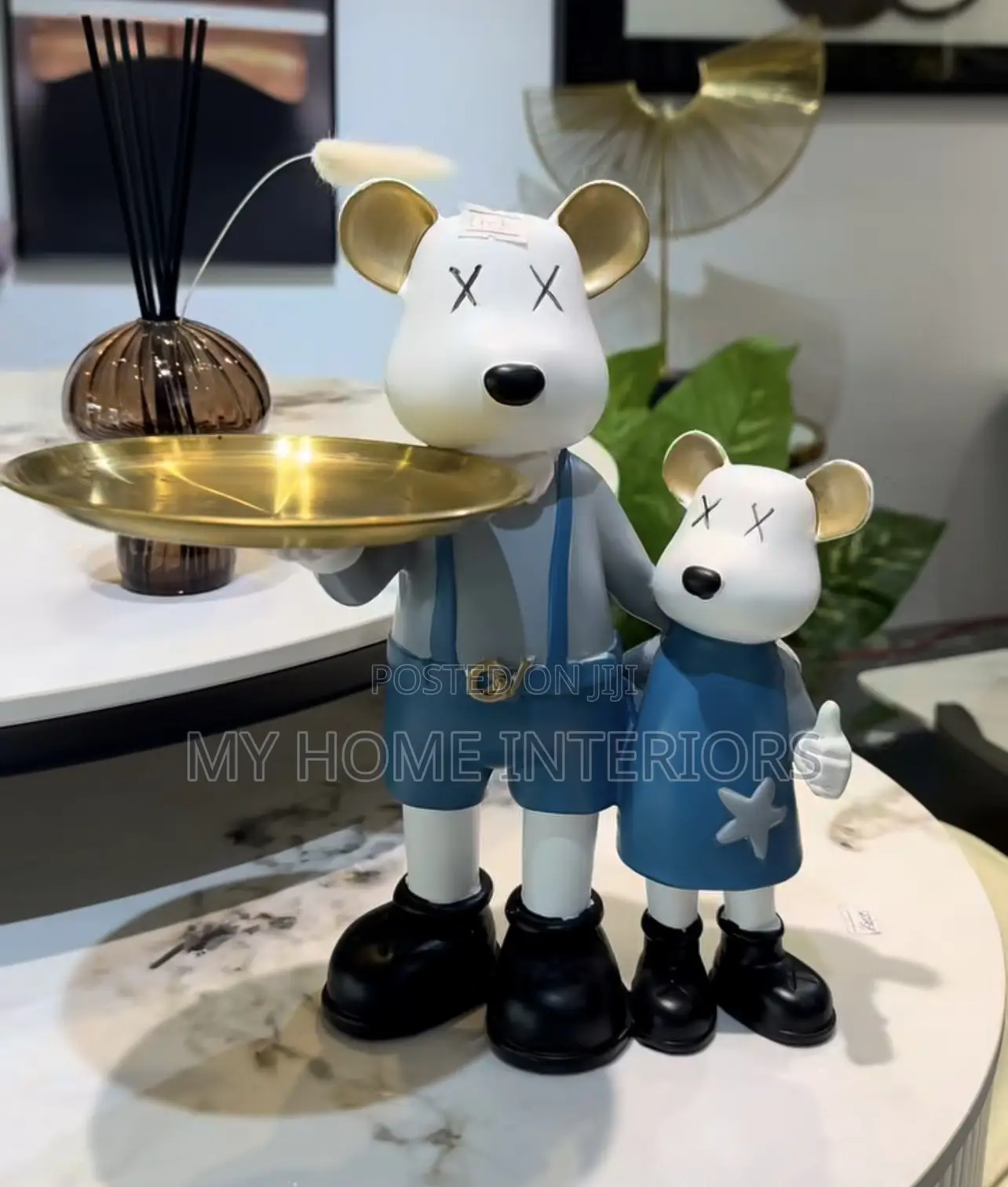 Father Daughter Figurine With Tray