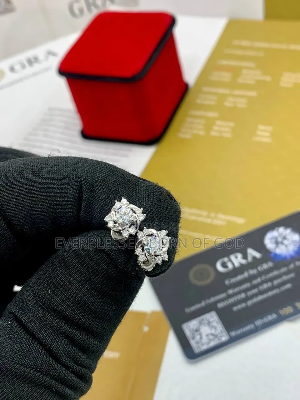 VSS Moissanite Diamond Unisex Earring