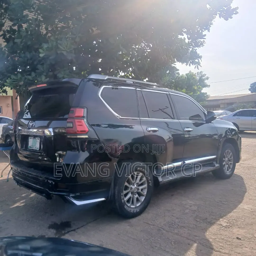 Toyota Land Cruiser Prado 4.0 Petrol GX-L 2011 Black