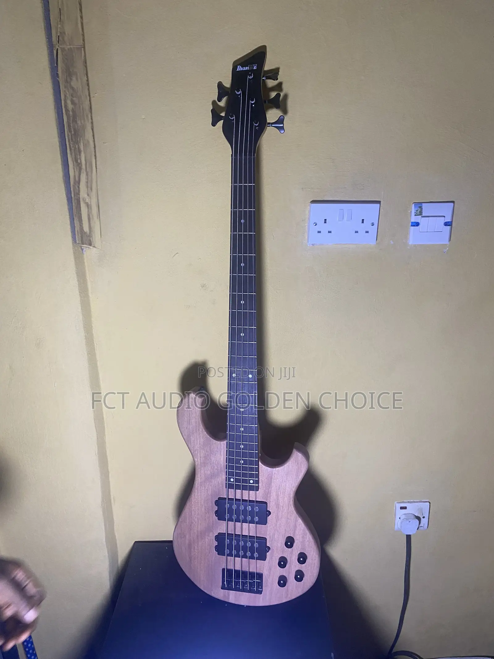 Ibanez Active 5strings Guitar