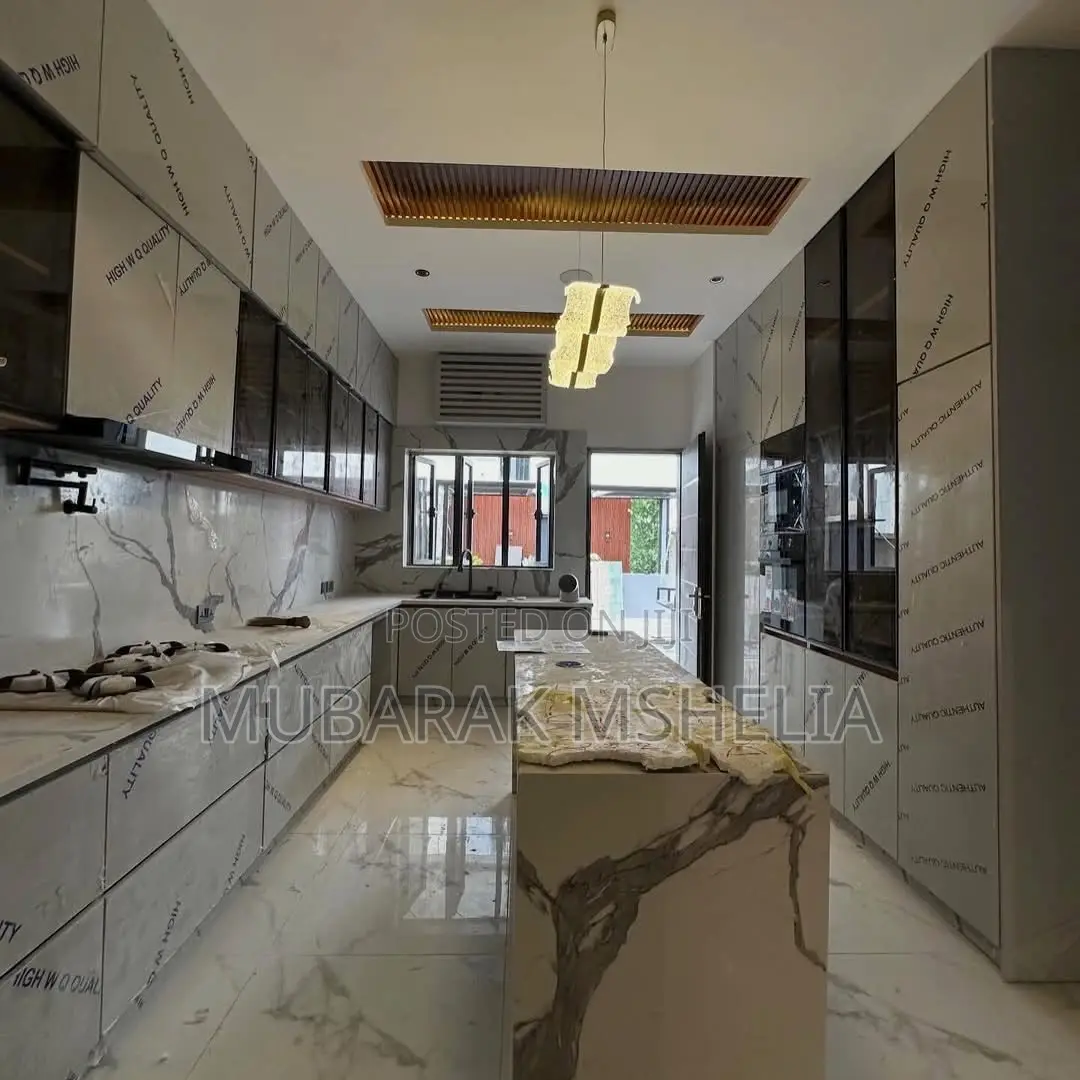 4bdrm Duplex in Utako for sale