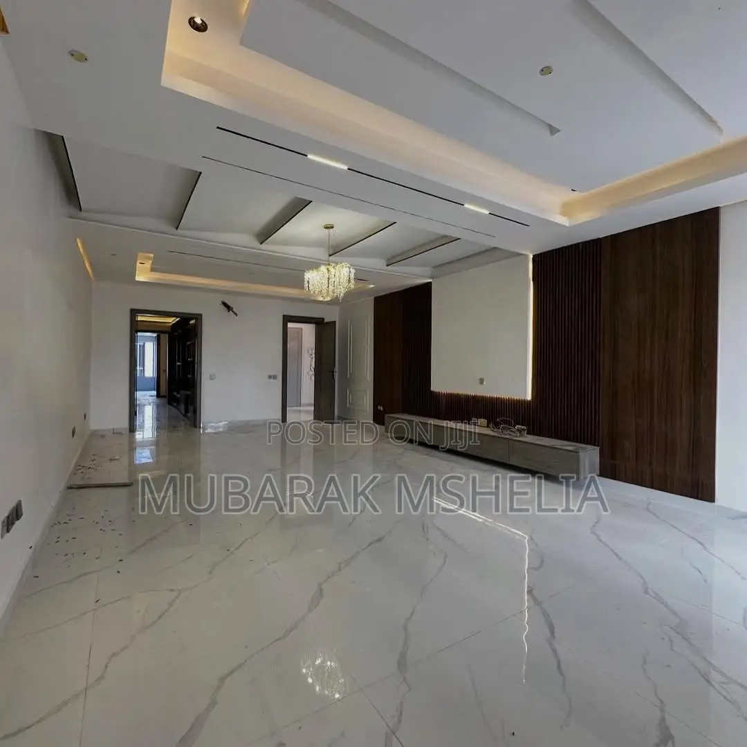 4bdrm Duplex in Utako for sale