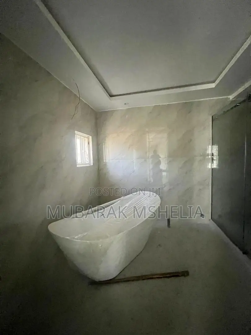4bdrm Duplex in Guzape District for sale
