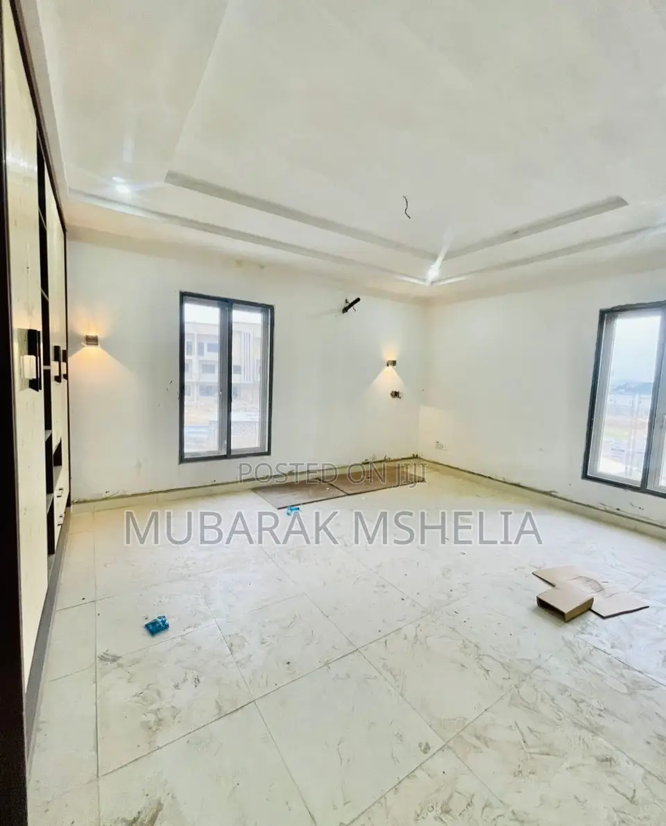 5bdrm Duplex in Wuye for sale
