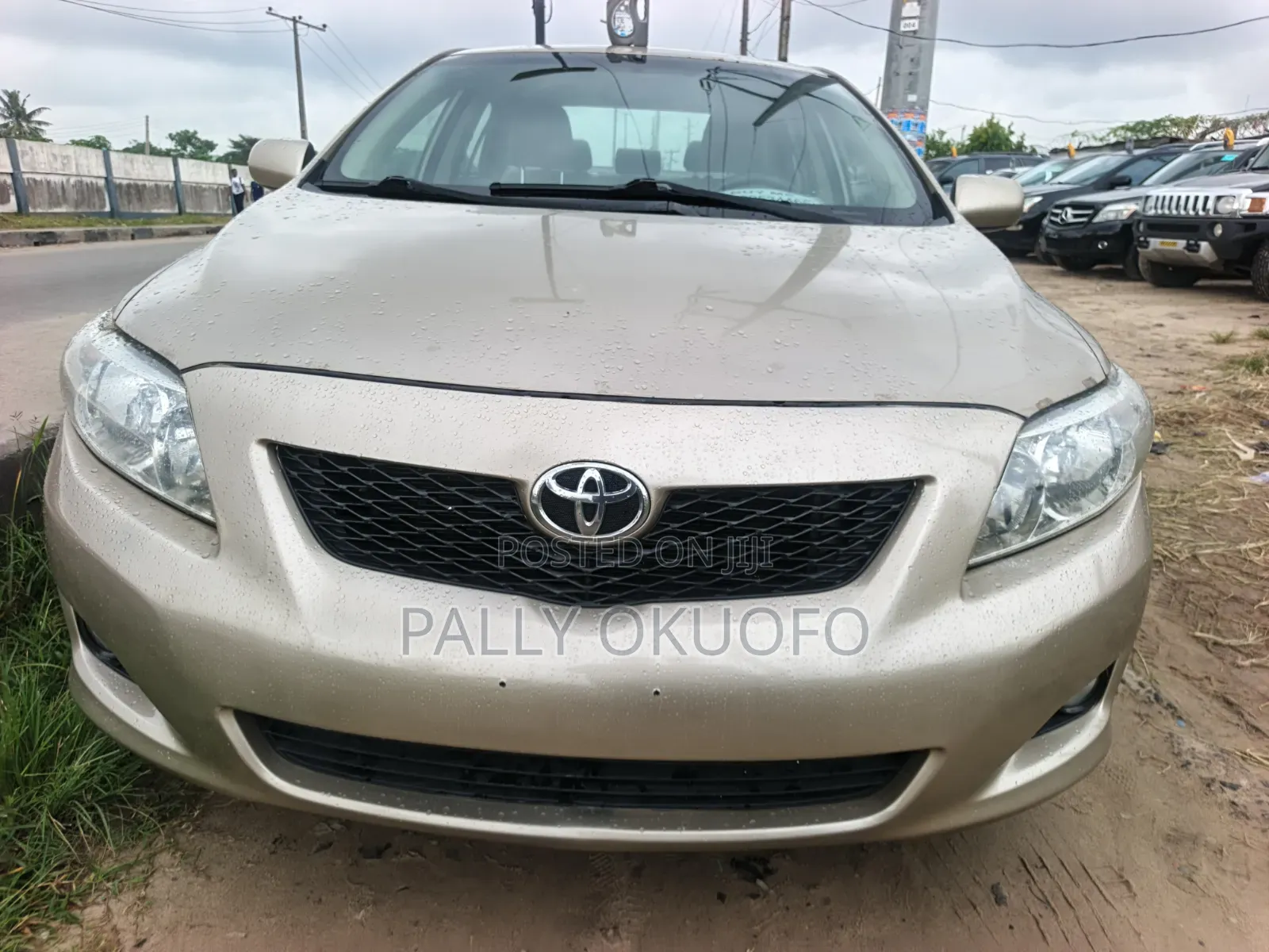 Toyota Corolla LE 4dr Sedan (1.8L 4cyl 4A) 2010 Gold