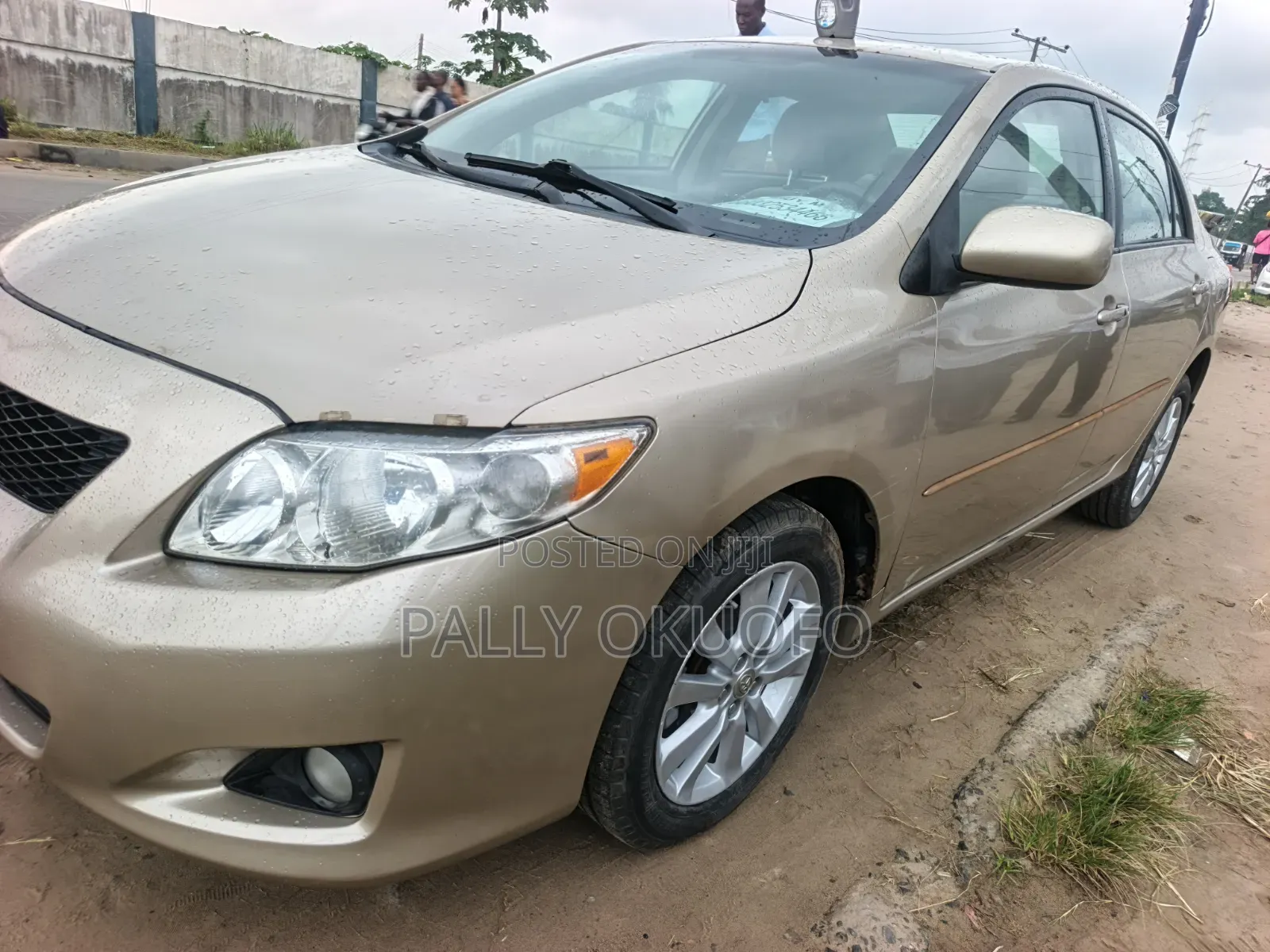 Toyota Corolla LE 4dr Sedan (1.8L 4cyl 4A) 2010 Gold