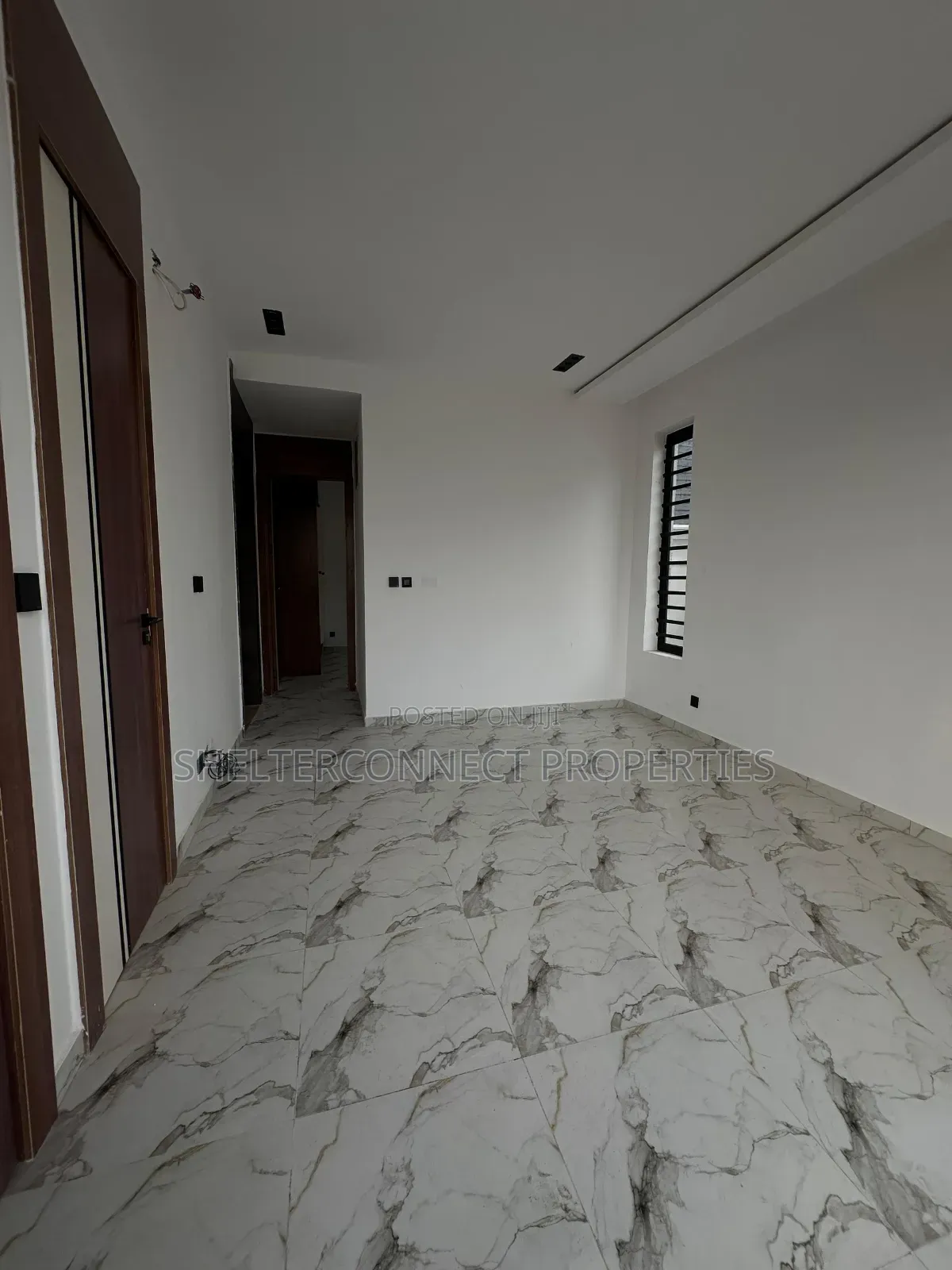 1bdrm Apartment in Lekki Expressway for sale