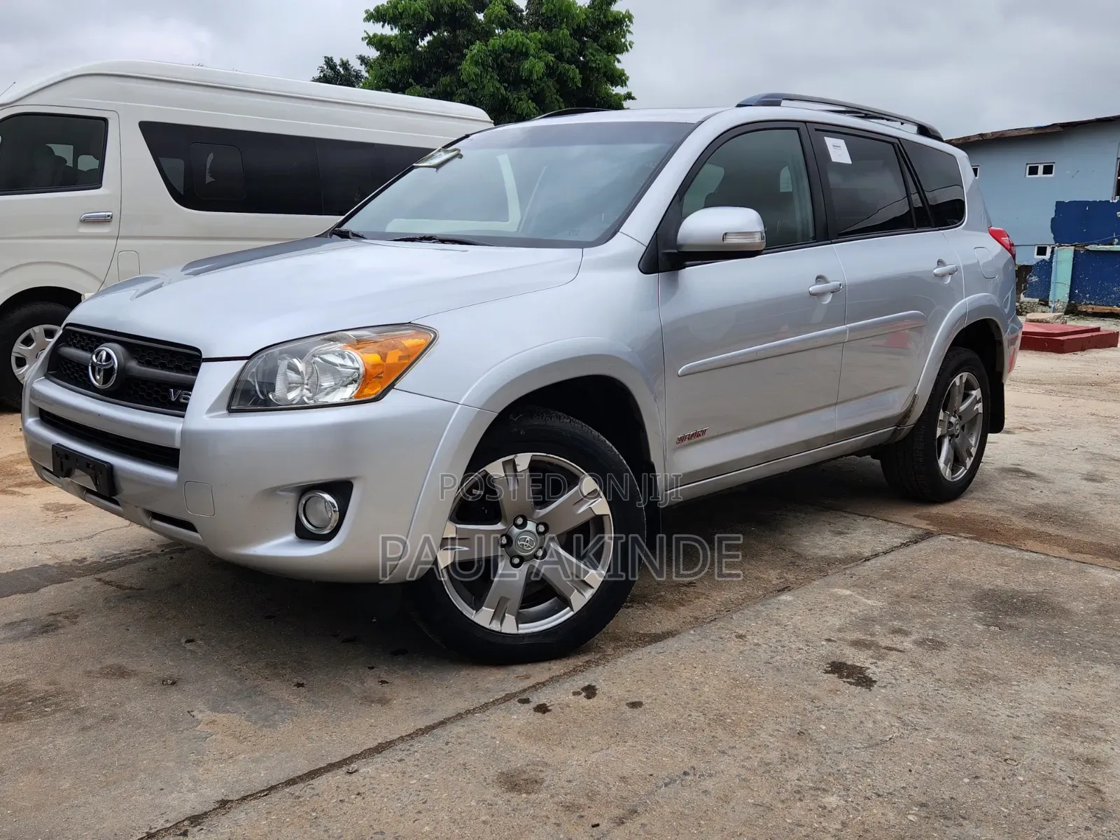Toyota RAV4 2011 Silver