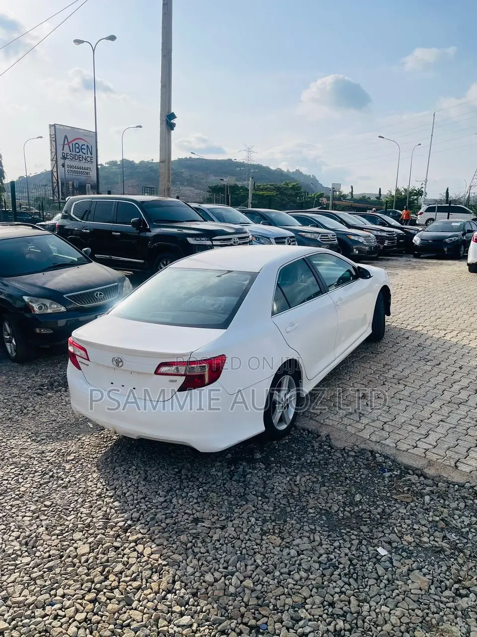 Toyota Camry SE 4dr Sedan (2.5L 4cyl 6A) 2013 White