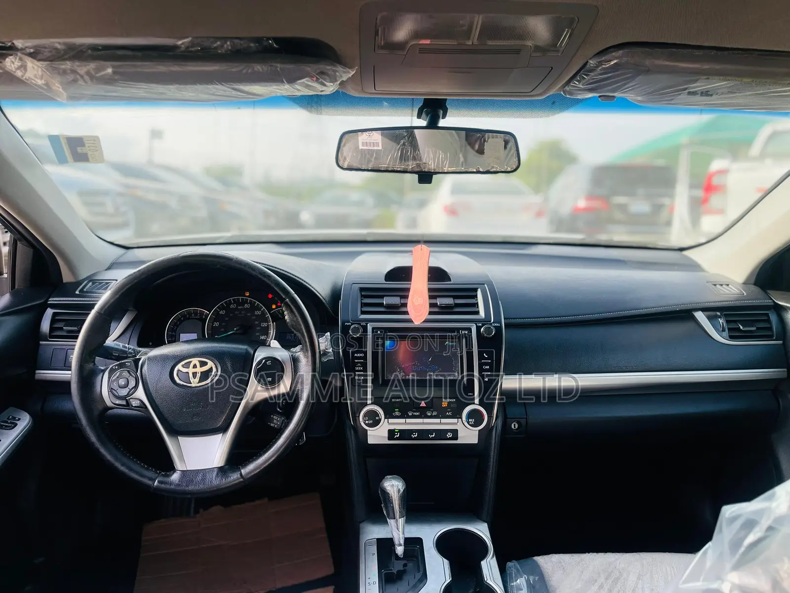 Toyota Camry SE 4dr Sedan (2.5L 4cyl 6A) 2013 White