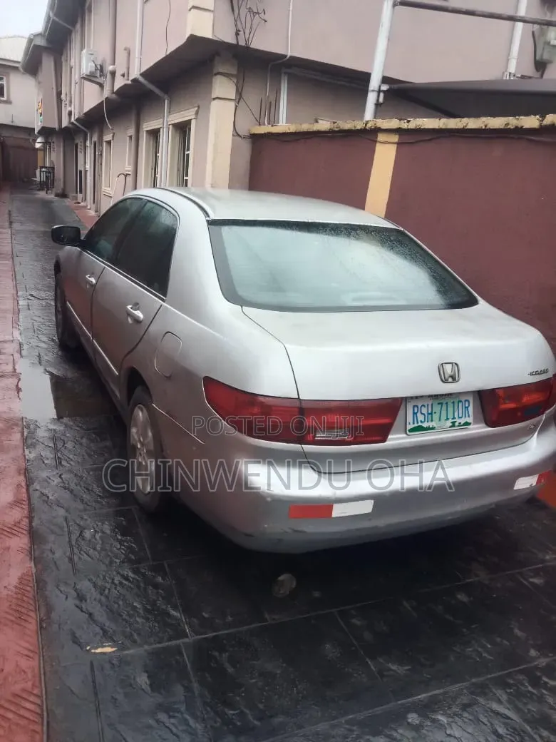 Honda Accord 2005 Silver