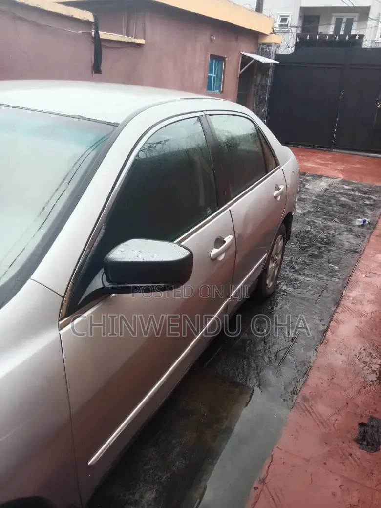 Honda Accord 2005 Silver