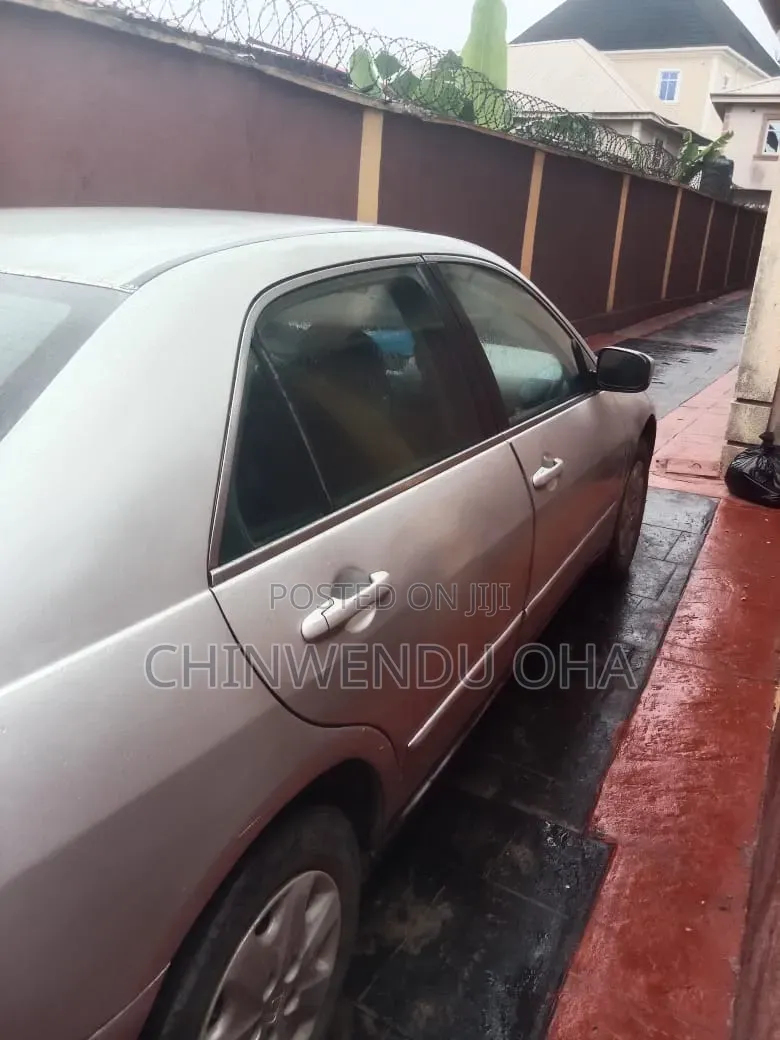 Honda Accord 2005 Silver