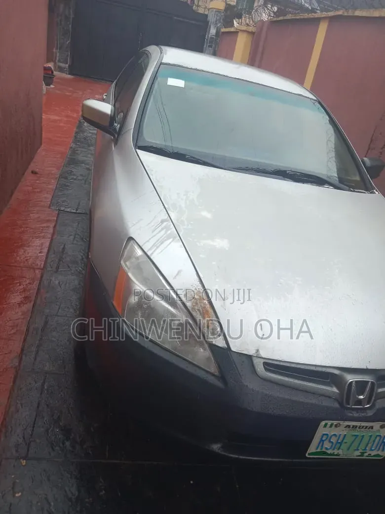 Honda Accord 2005 Silver