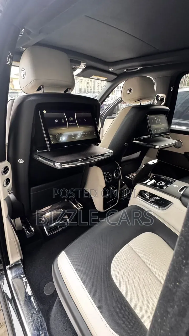 Rolls-Royce Cullinan Base 2019 Black