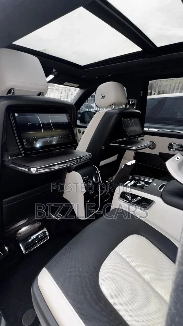 Rolls-Royce Cullinan Base 2019 Black
