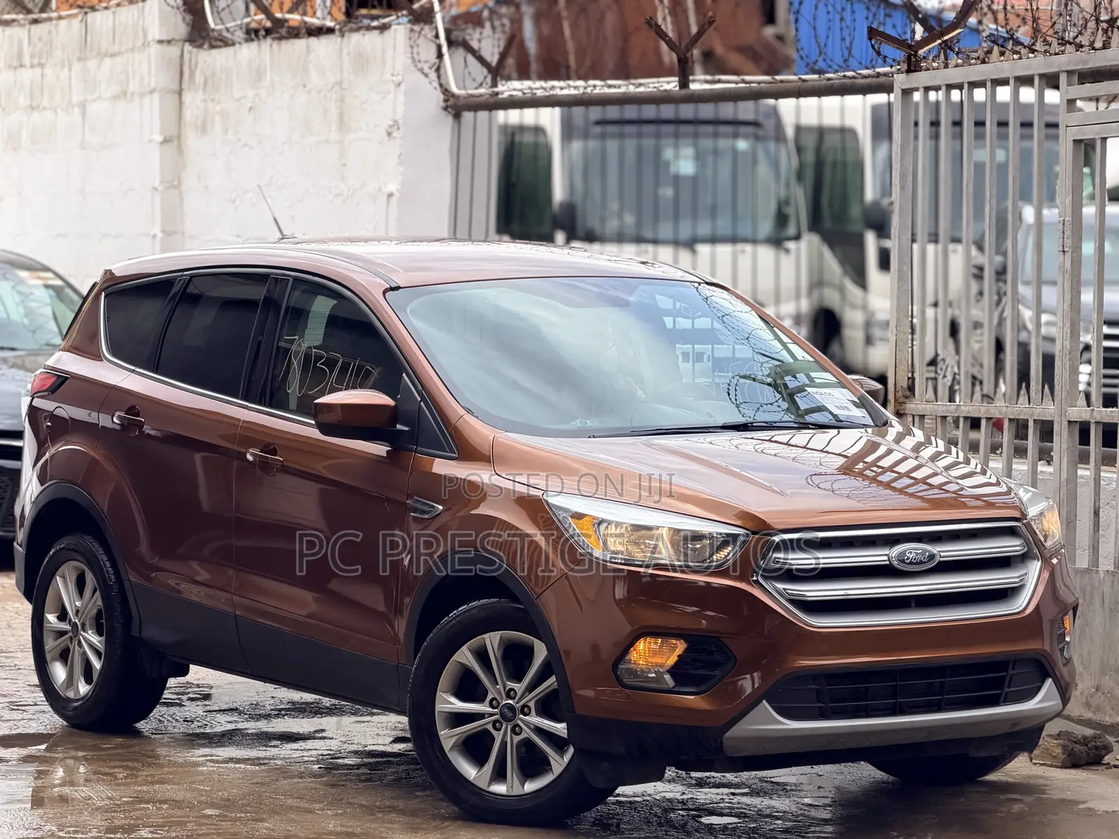 Ford Escape SE FWD 2017 Brown