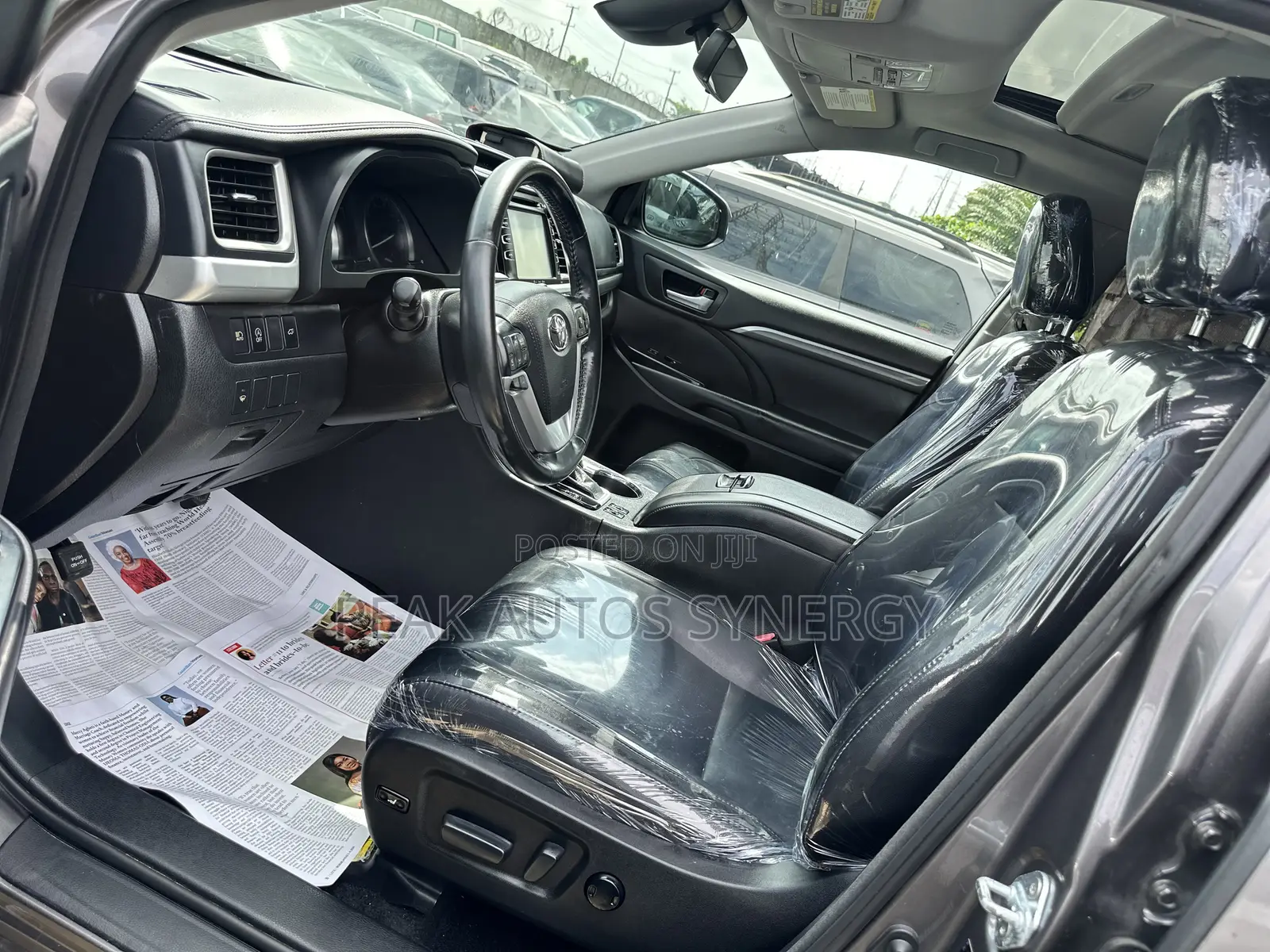 Toyota Highlander SE 4x4 V6 (3.5L 6cyl 8A) 2018 Gray