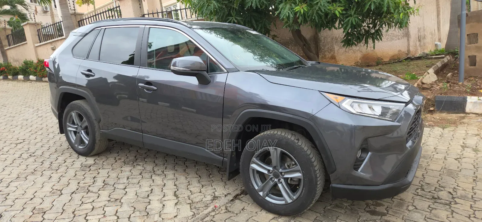 Toyota RAV4 2019 Blue