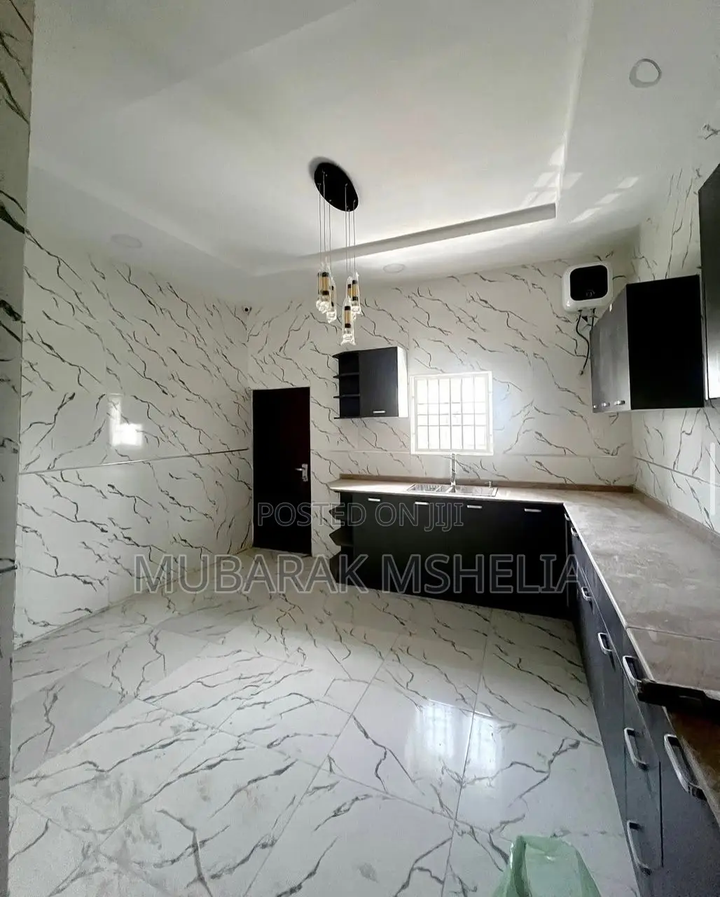 5bdrm Duplex in Guzape District for sale