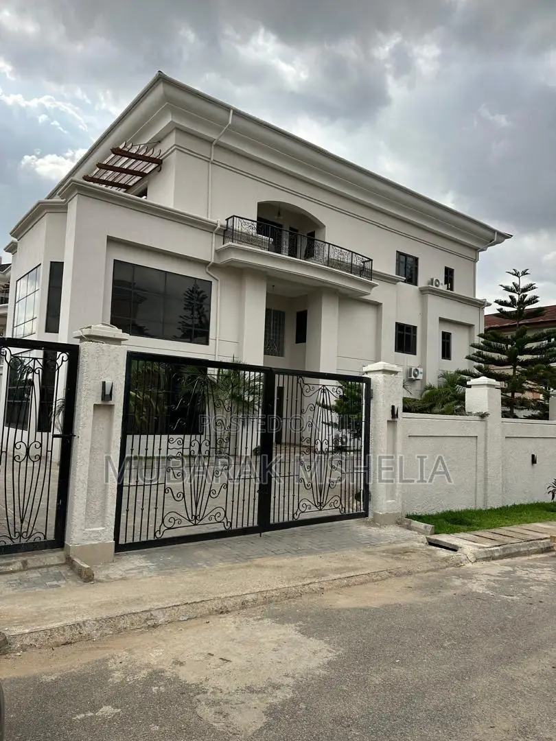 6bdrm Mansion in Maitama for sale