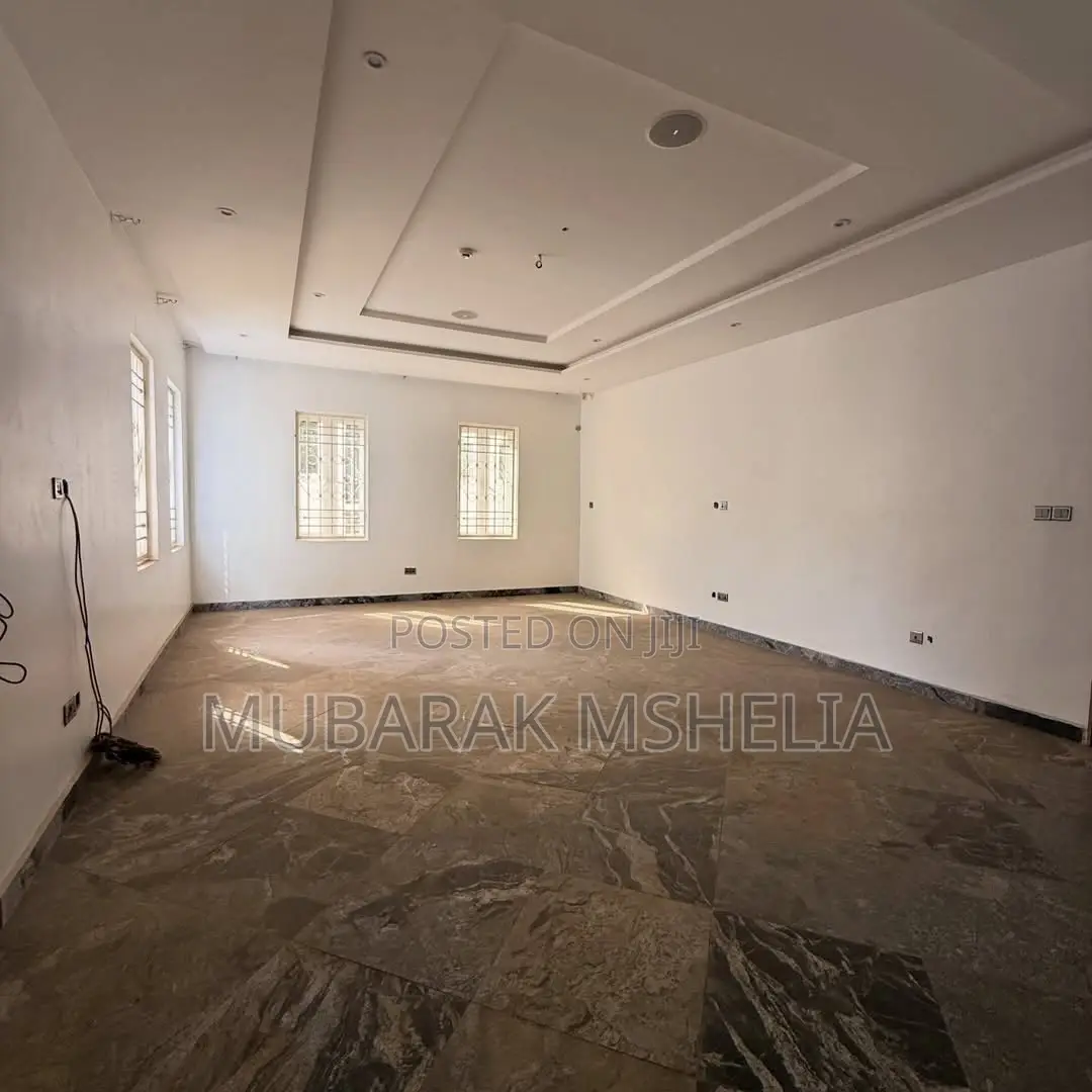 7bdrm Duplex in Jabi for sale