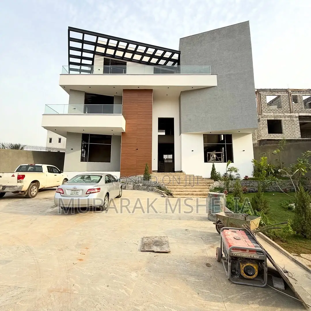 5bdrm Duplex in Katampe Extension for sale