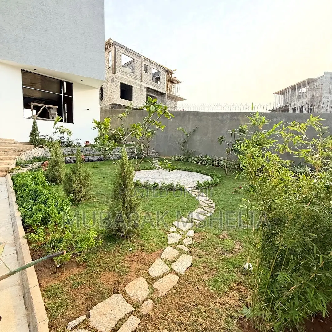 5bdrm Duplex in Katampe Extension for sale