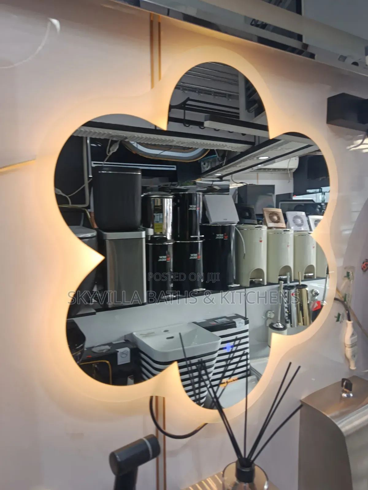 Modern Clover-Shaped Led Mirror – Backlit Wall Mounted Smart Mirror