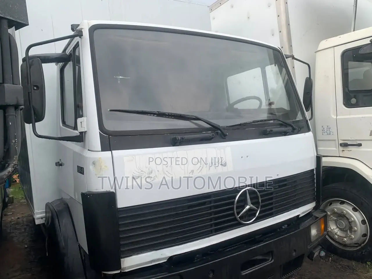 White Mercedes Benz 814