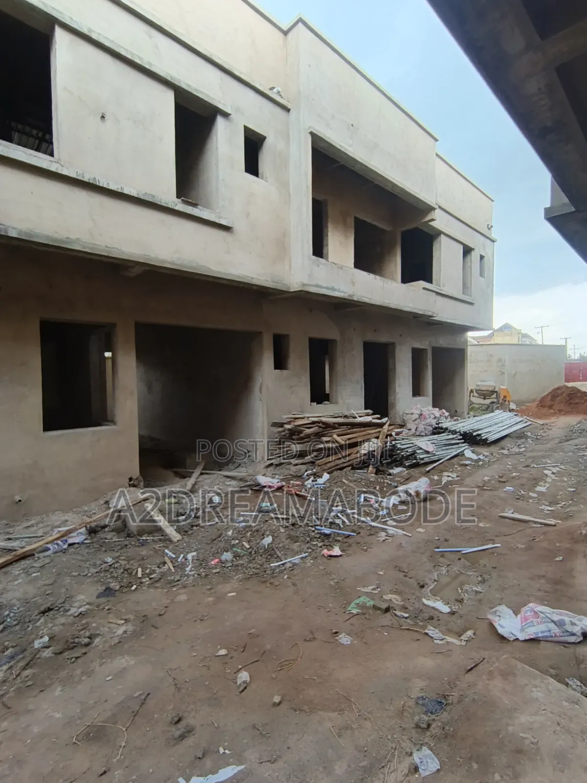 3bdrm Duplex in Gbagada Phase 1/ for sale