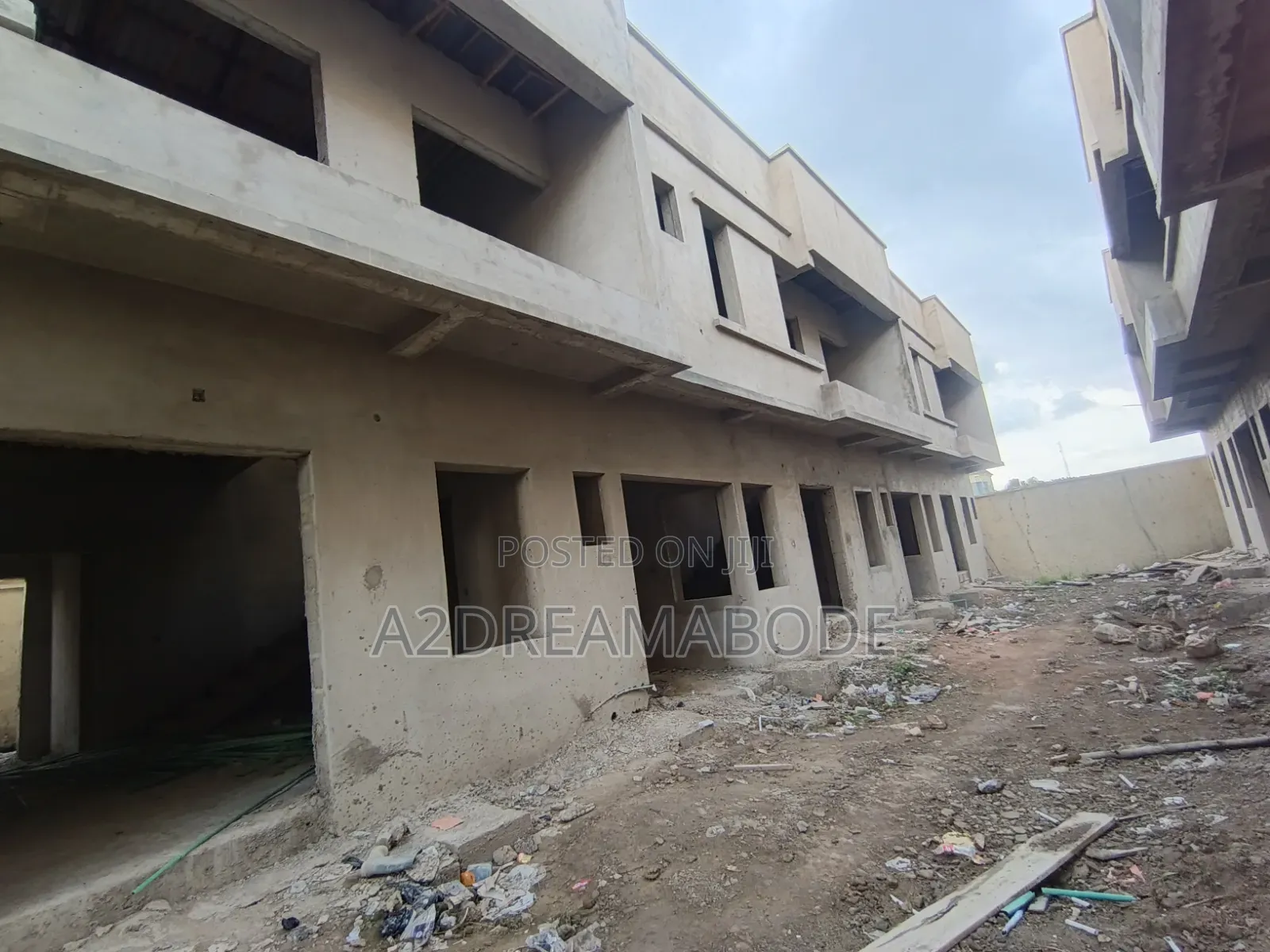 3bdrm Duplex in Gbagada Phase 1/ for sale