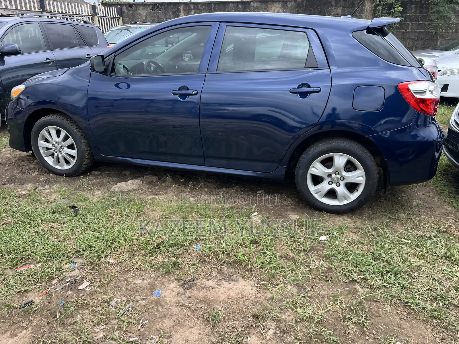 Toyota Matrix Hatchback FWD (1.8L 4cyl 5M) 2010 Blue