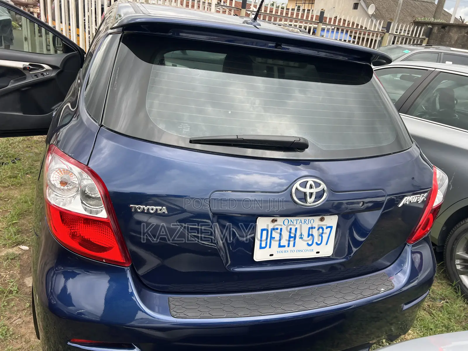 Toyota Matrix Hatchback FWD (1.8L 4cyl 5M) 2010 Blue