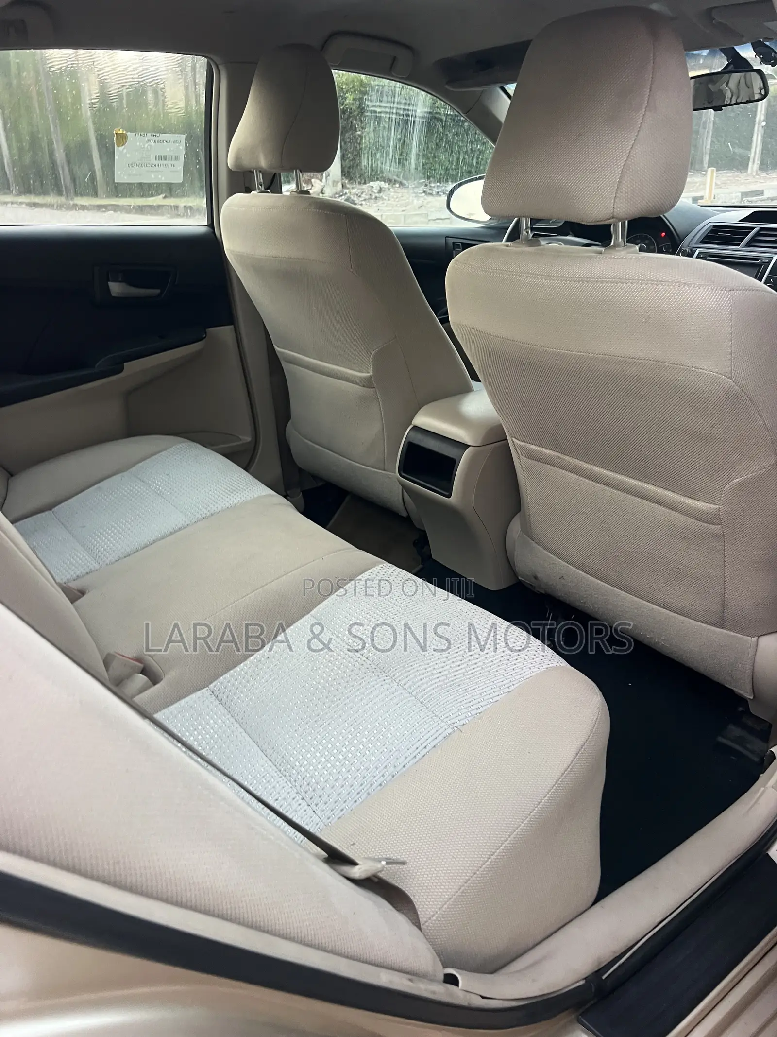 Toyota Camry LE 4dr Sedan (2.5L 4cyl 6A) 2013 Gold