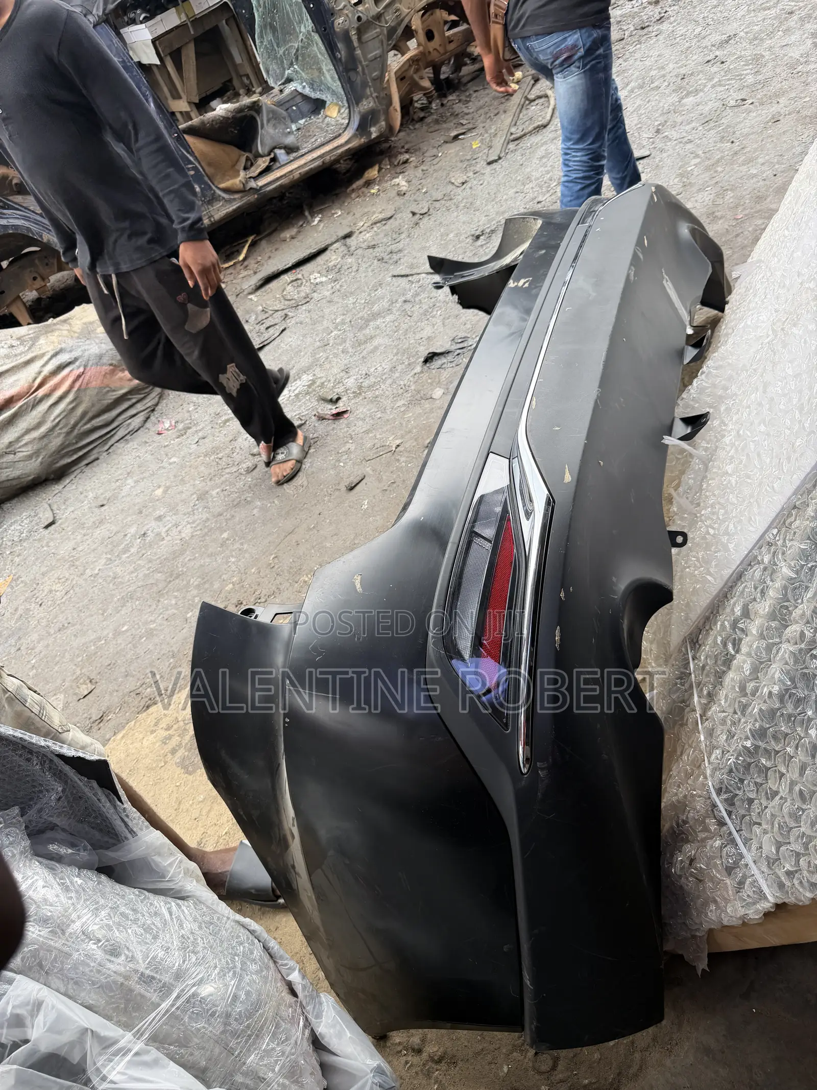 Complete Back Bumper Toyota Venza 2020