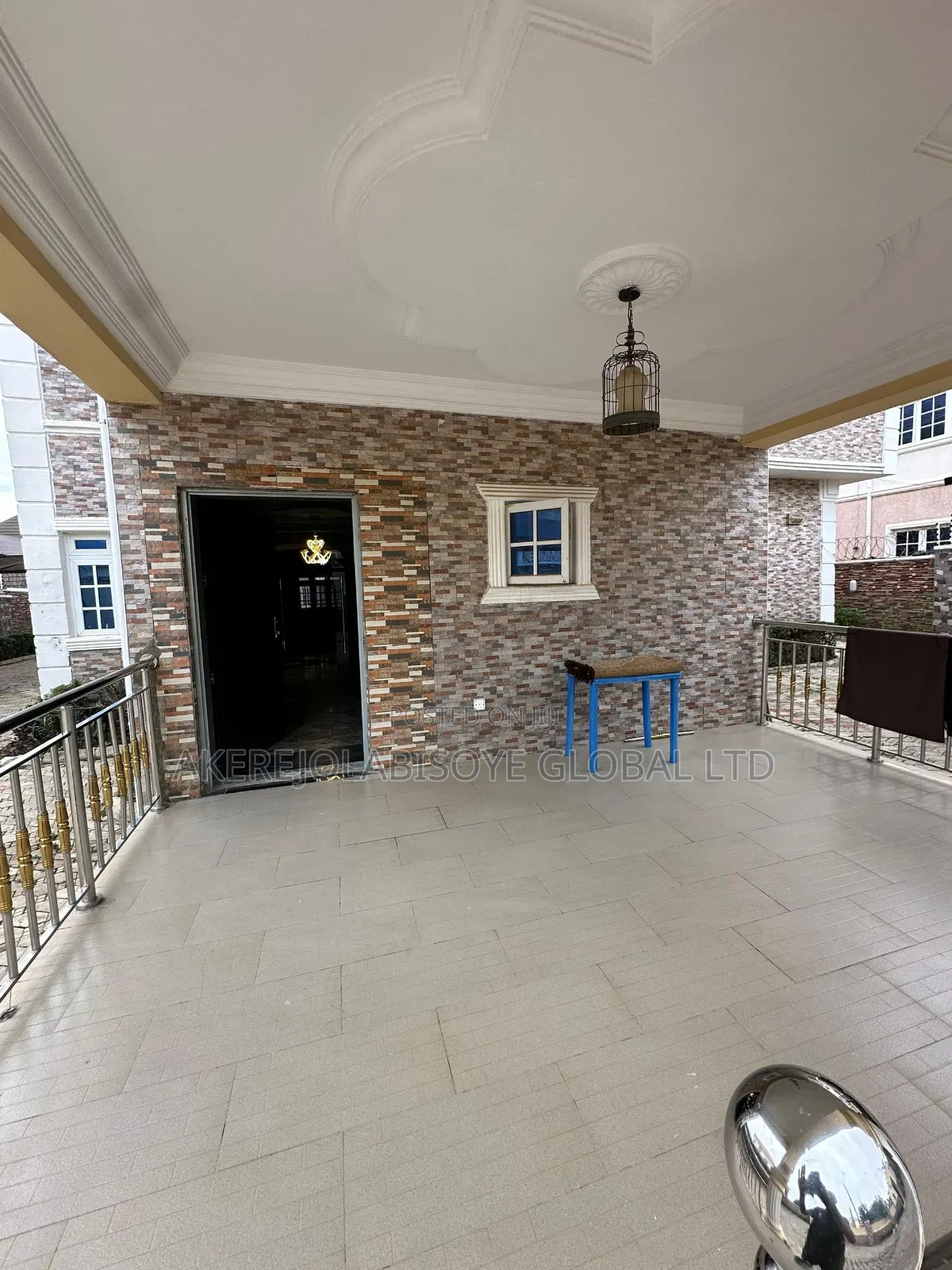 4bdrm Duplex in In An Estate Around for sale