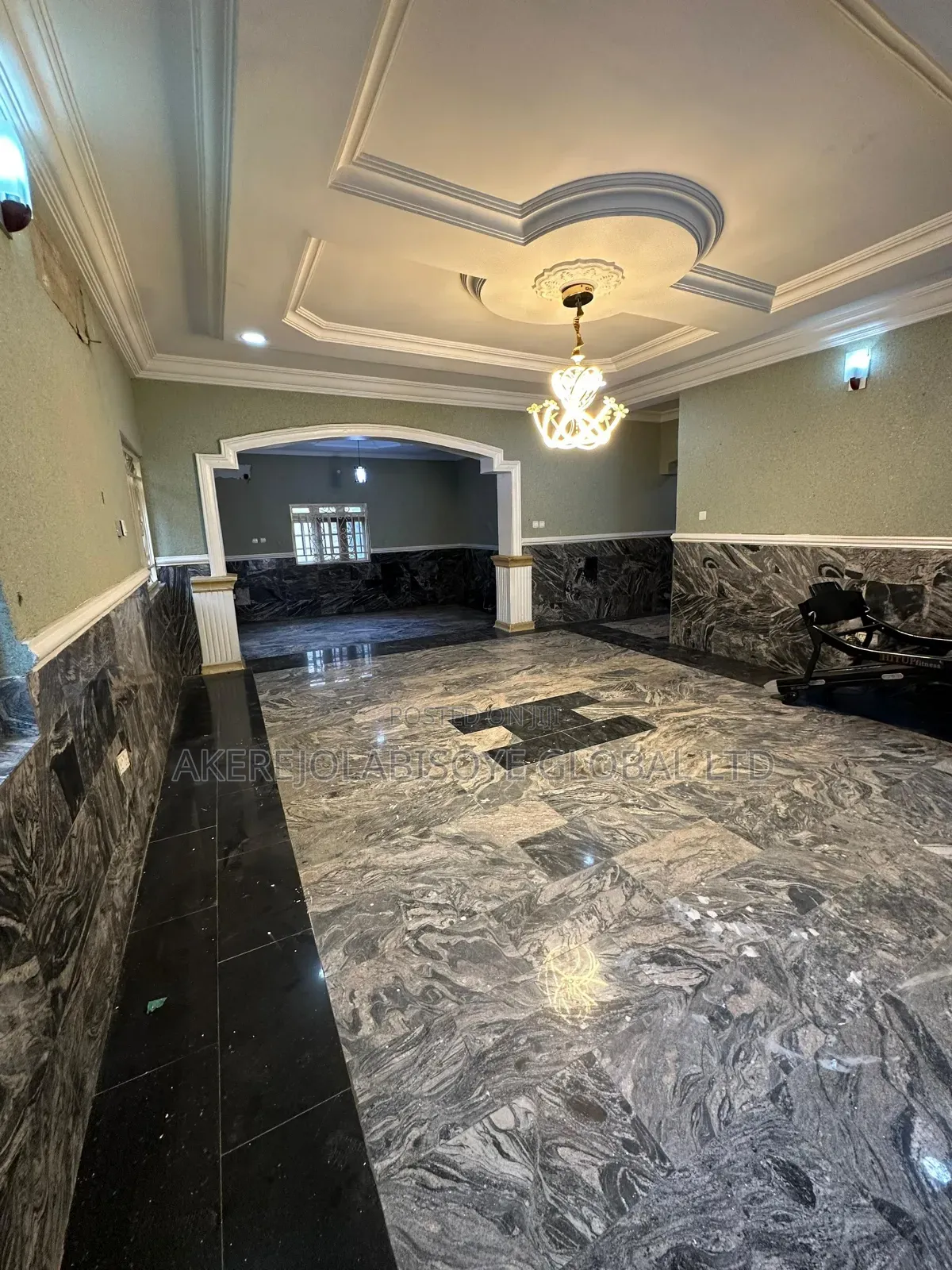 4bdrm Duplex in In An Estate Around for sale