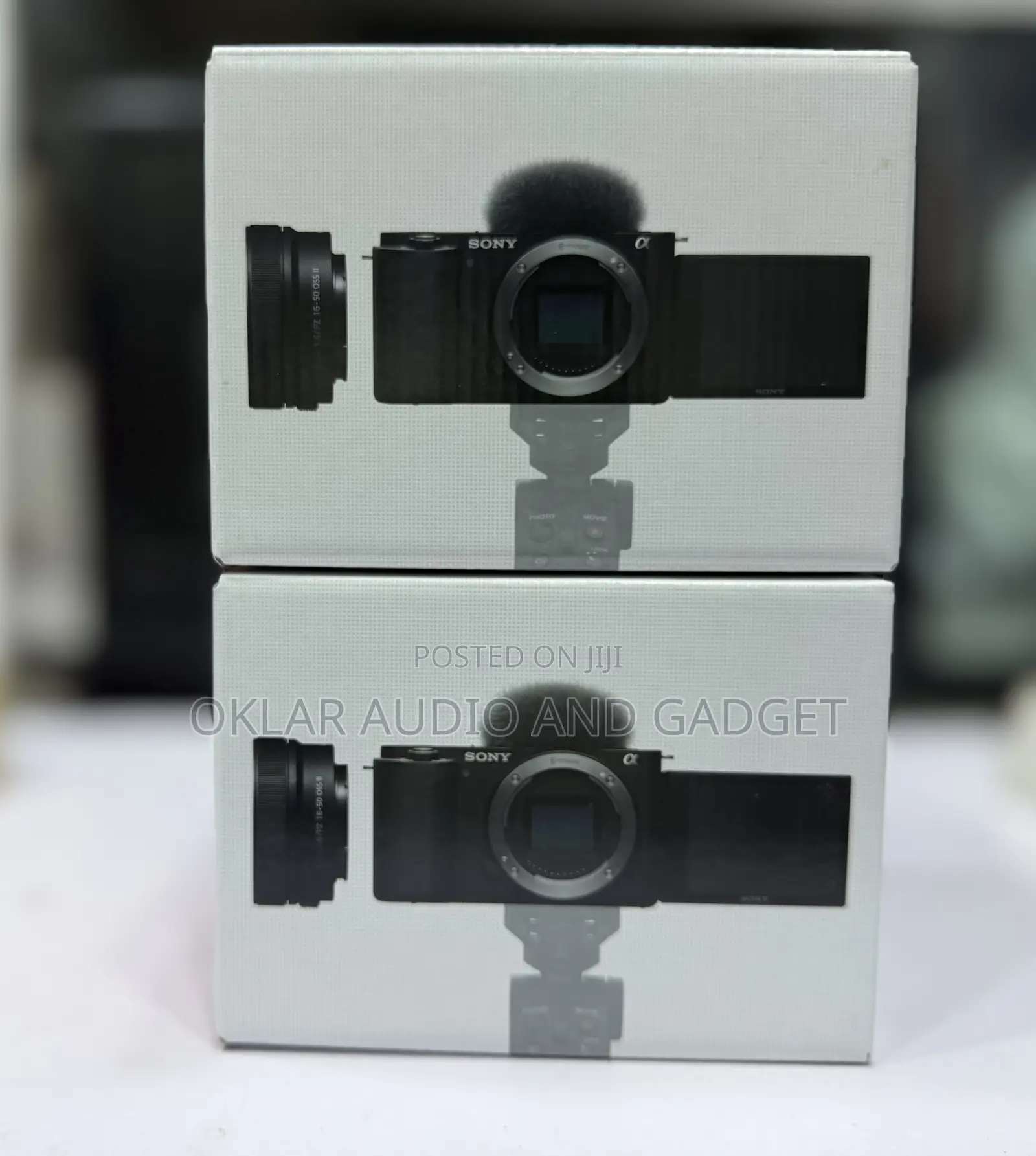 Sony Zv-E10 Mirroless Camera With 16-50mm Lens for Vlogging
