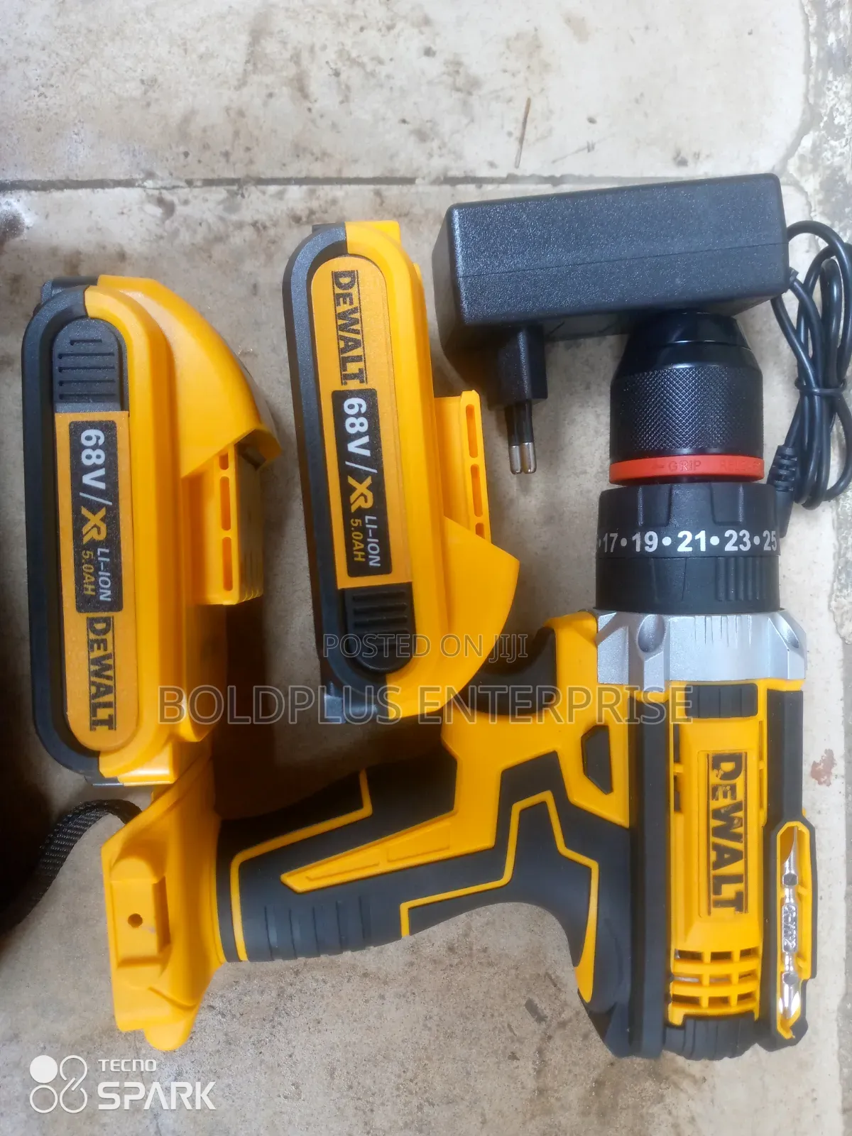 Dewalt 68 Volt Screwing Machine