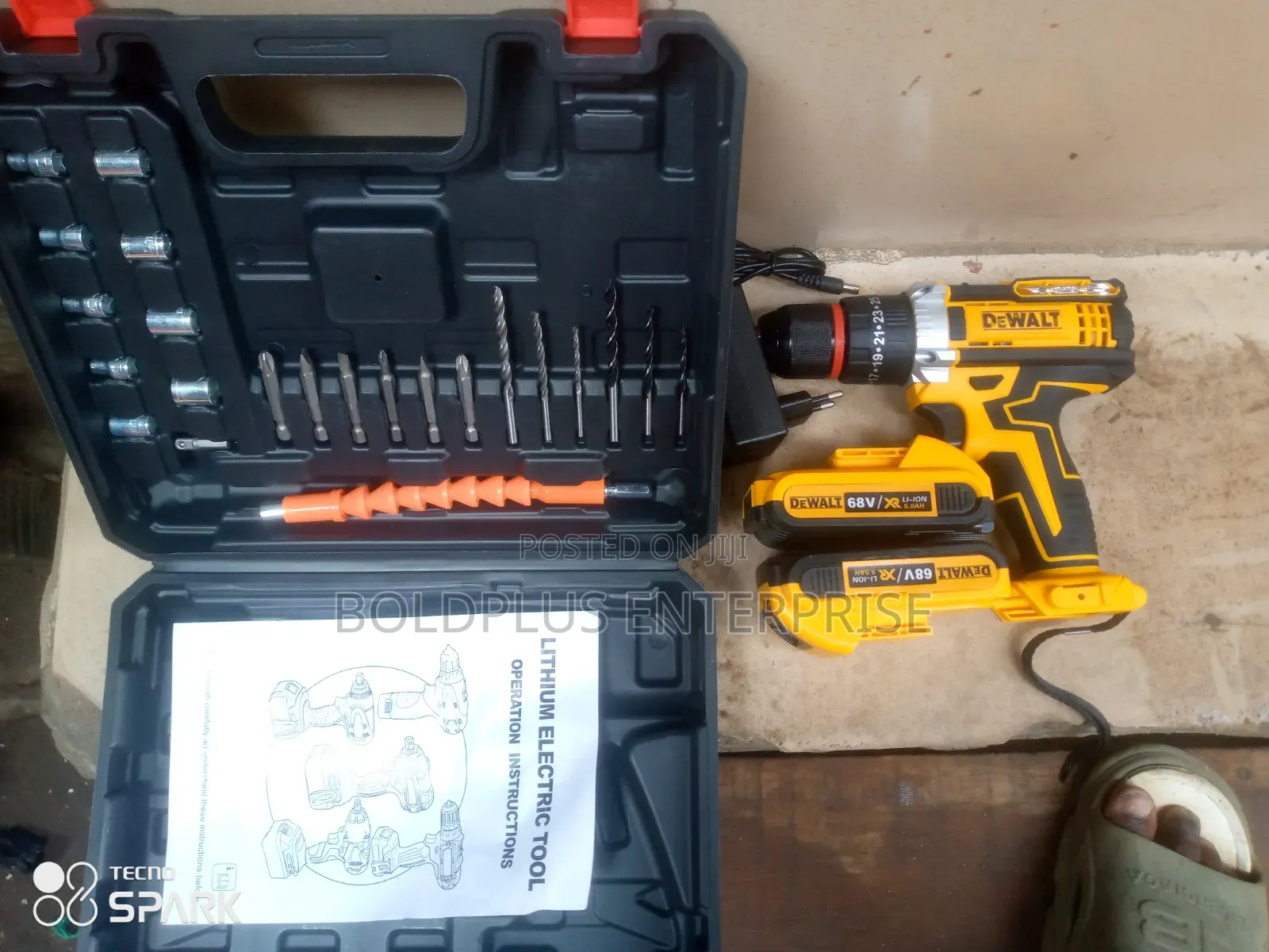 Dewalt 68 Volt Screwing Machine
