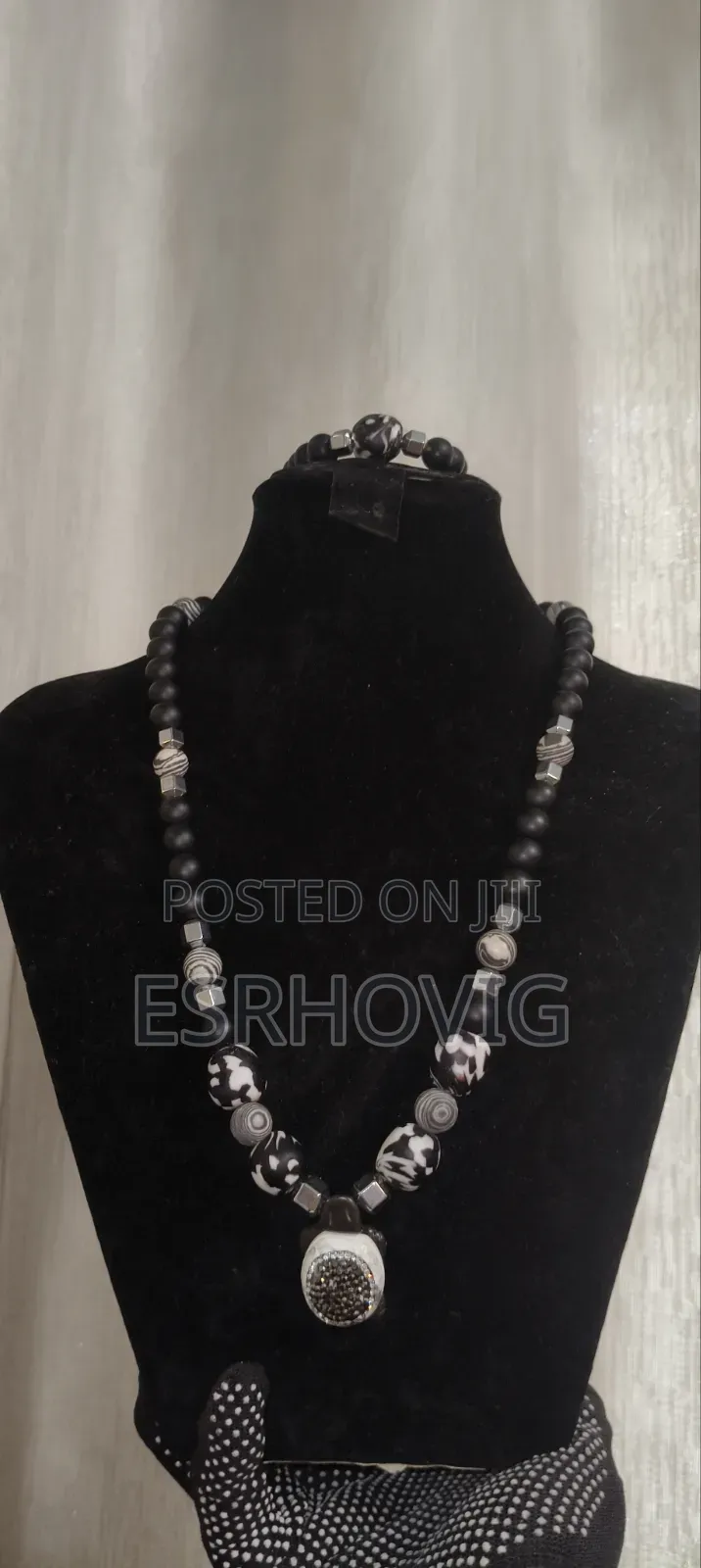 Luxury Stone Details Beads Necklace