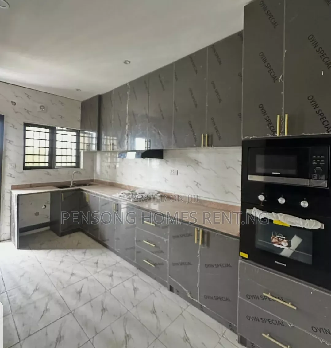 2bdrm Apartment in Ado Road, Lekki Expressway for rent