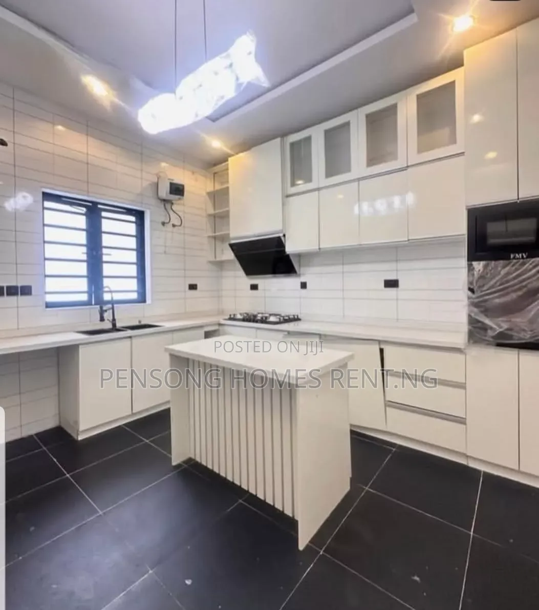 4bdrm Duplex in Orchid Road, Lekki Expressway for rent